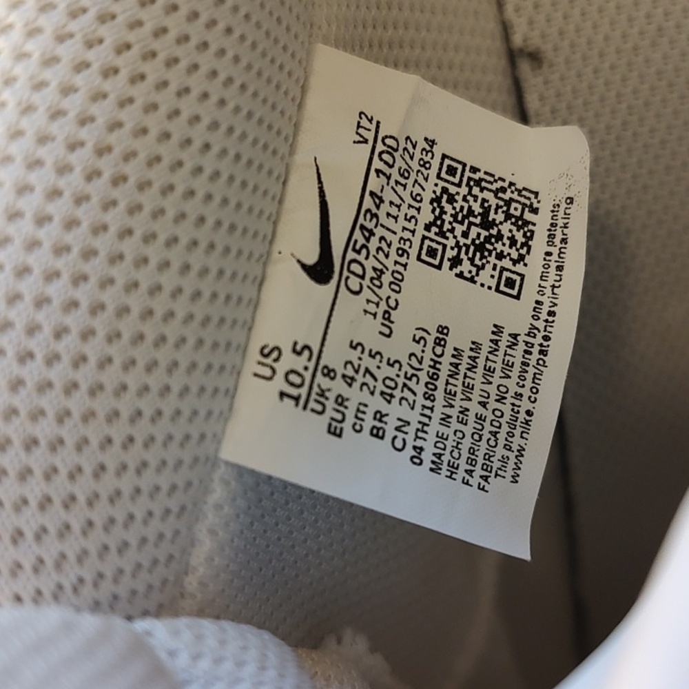 Nike White Lace-Up Sneakers Women's Size 10.5, Like New!!! Worn Once. - Picture 6 of 8